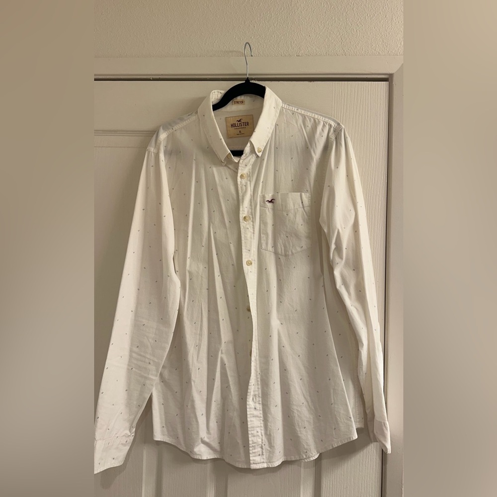 Hollister Men's White Polka Dot Button Down Shirt